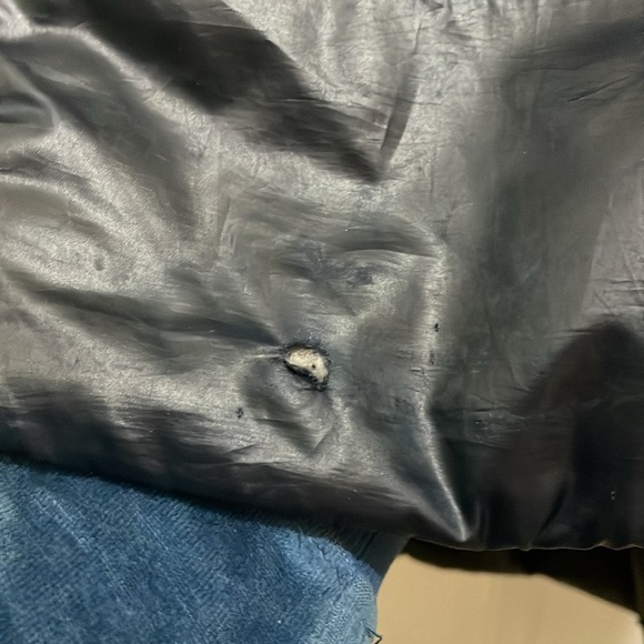 LAUNDRY:EC;Women’s Size M black puffer jacket detachable hood and zip sleeves. - Picture 3 of 7